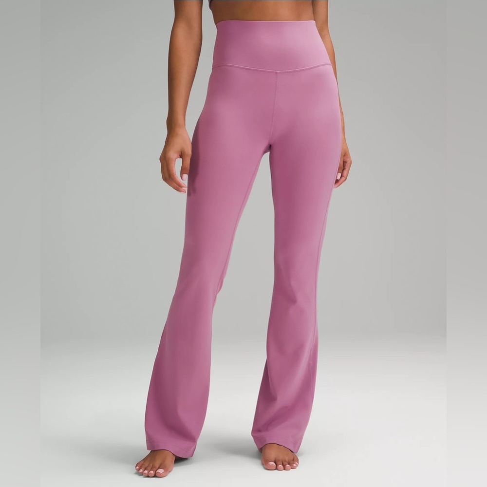NWOT LULULEMON Groove Super-High-Rise Flared Pant Nulu Regular